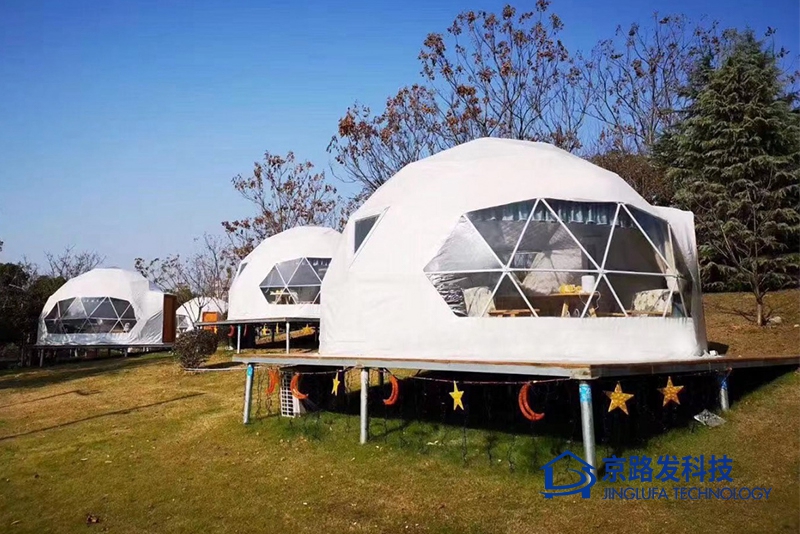 营地球形帐篷